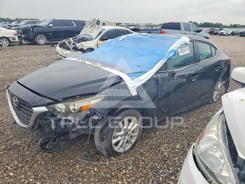 2017 Mazda 3 photo
