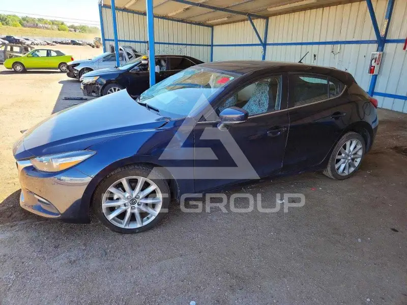 2017 Mazda 3 фото