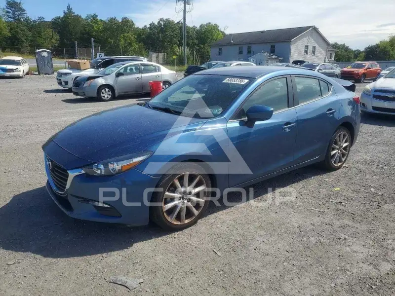 2017 Mazda 3 photo