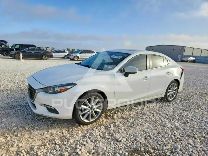 2017 Mazda 3 фото