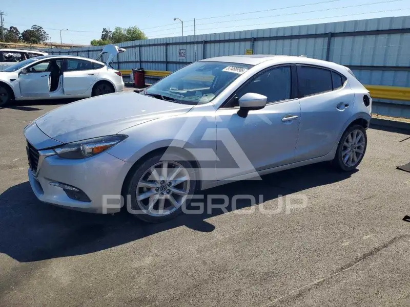 2017 Mazda 3 фото