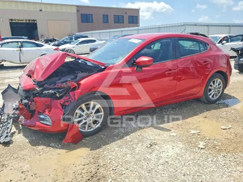 2017 Mazda 3 photo