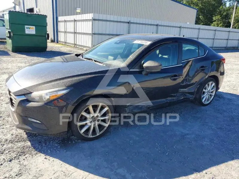 2017 Mazda 3 photo
