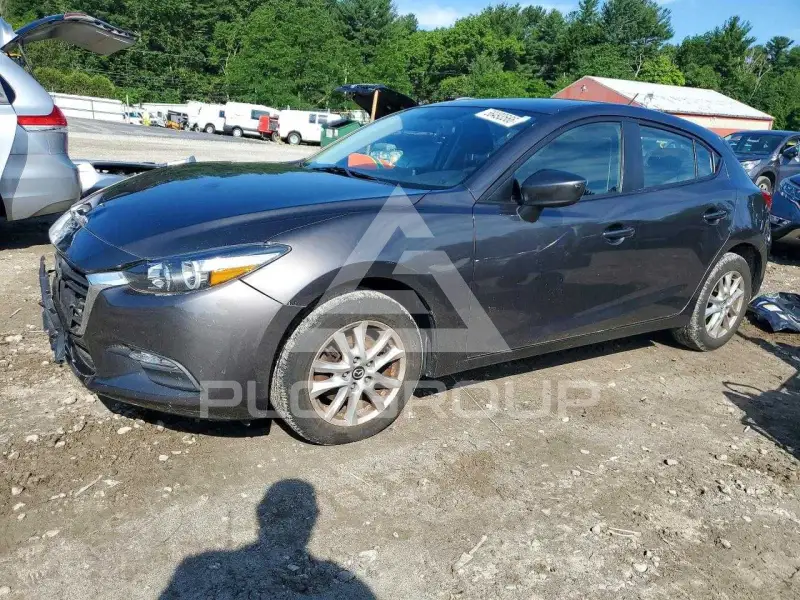 2017 Mazda 3 photo