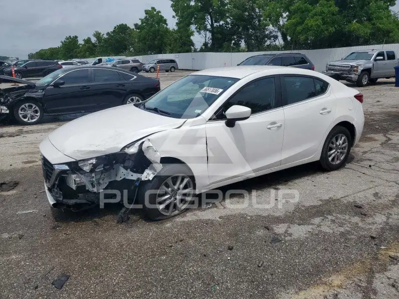 2017 Mazda 3 photo
