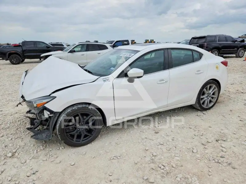 2017 Mazda 3 фото