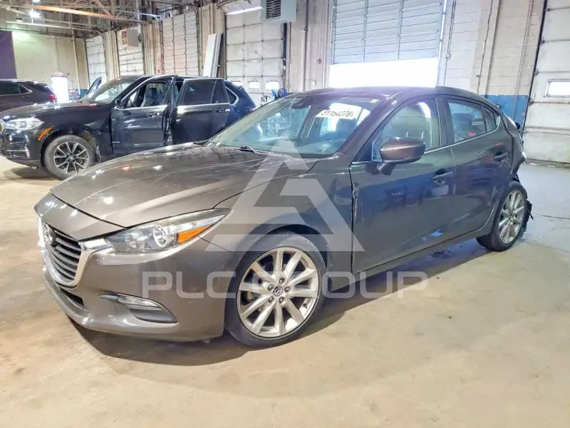 2017 Mazda 3 фото