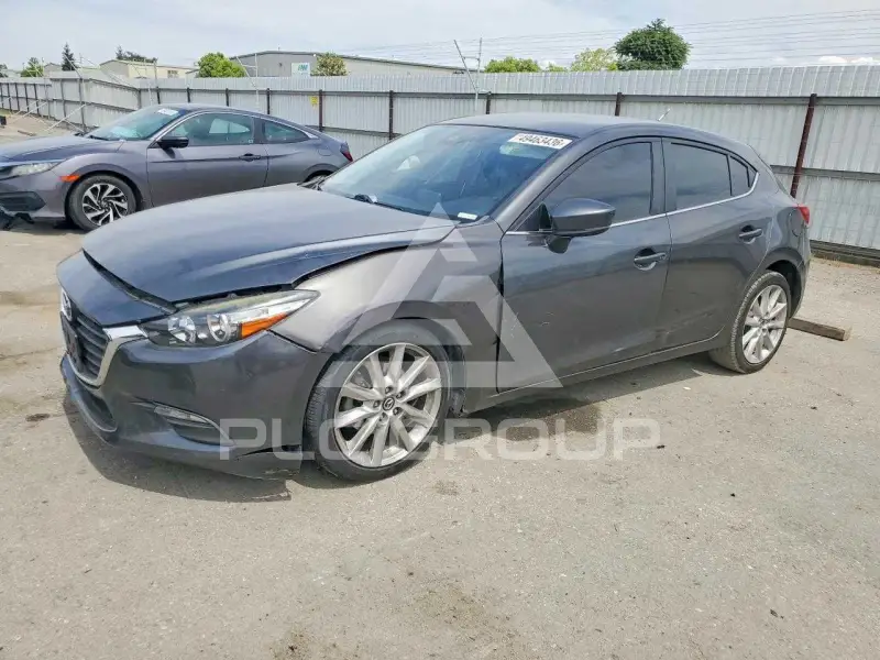 2017 Mazda 3 фото