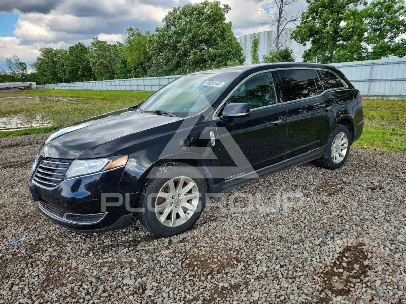2017 Lincoln MKT фото