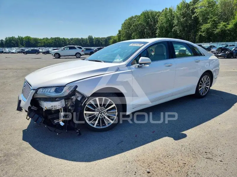 2017 Lincoln MKZ photo