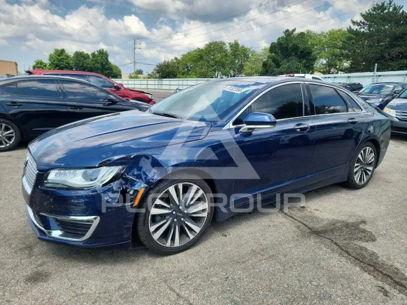 2017 Lincoln MKZ photo