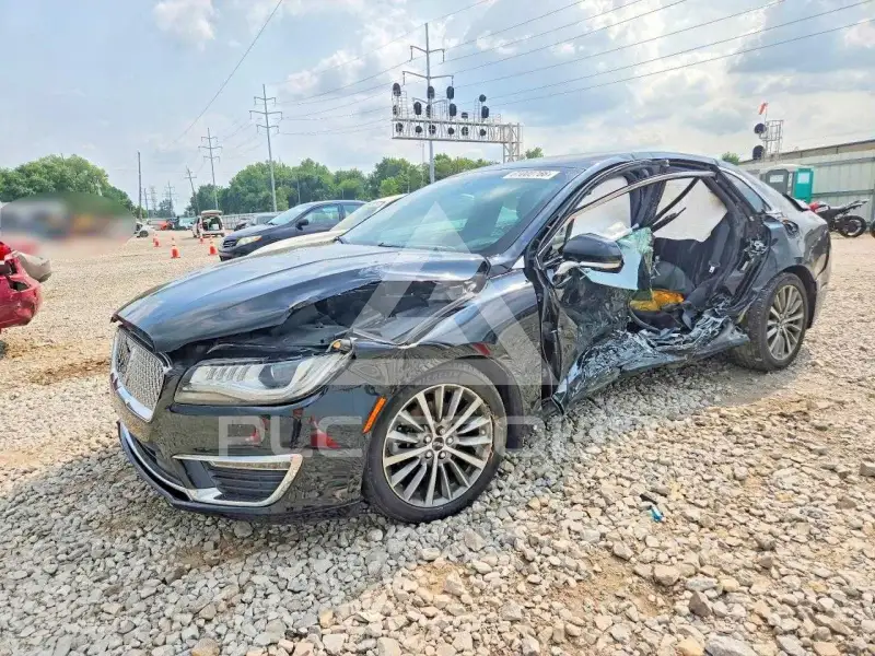 2017 Lincoln MKZ photo