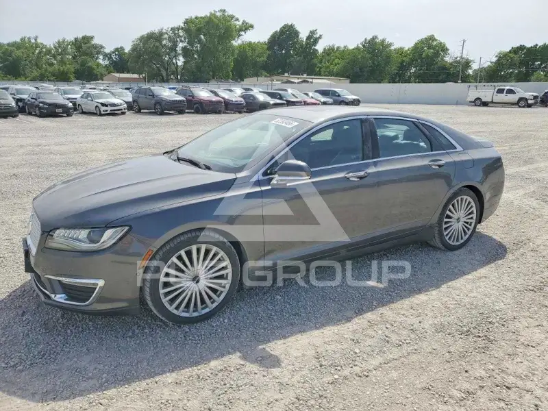 2017 Lincoln MKZ photo