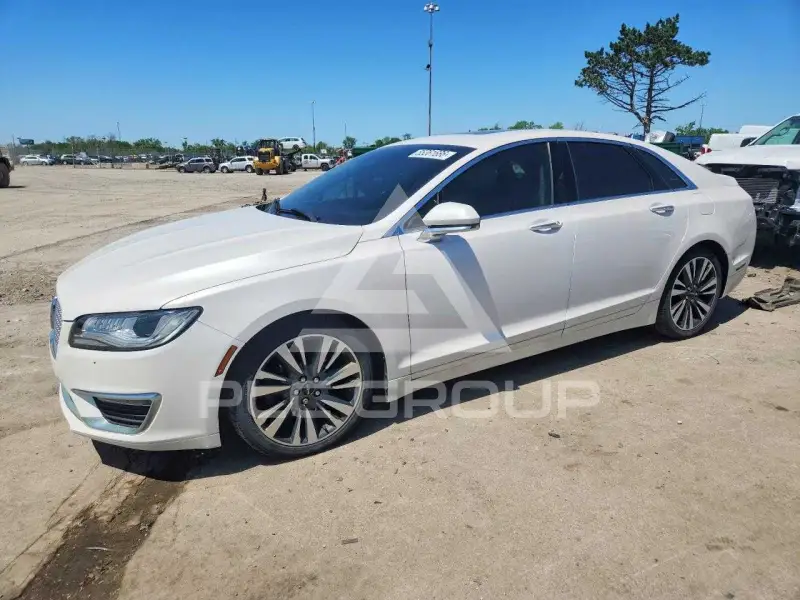 2017 Lincoln MKZ photo