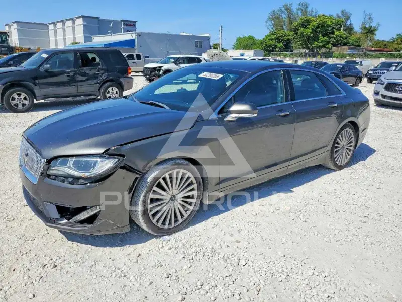 2017 Lincoln MKZ photo