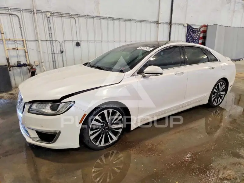 2017 Lincoln MKZ photo