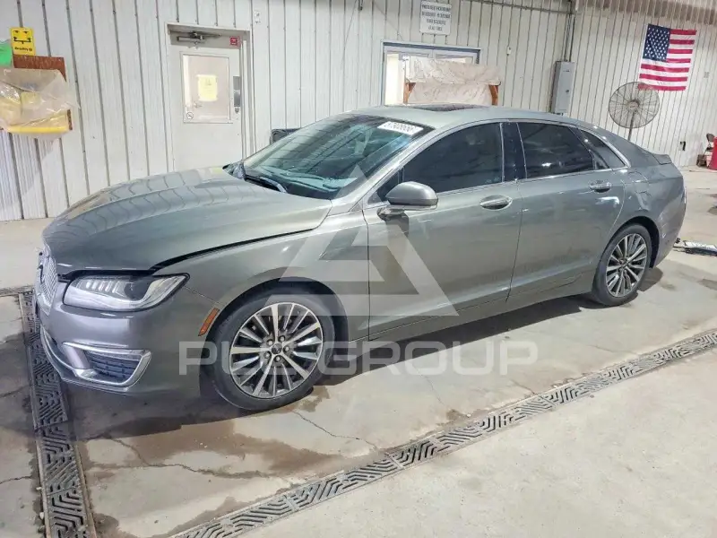 2017 Lincoln MKZ photo