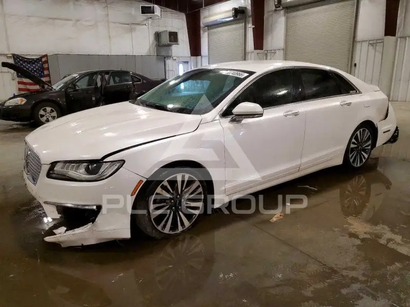 2017 Lincoln MKZ photo