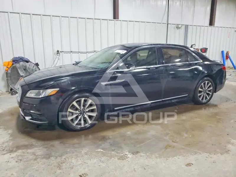 2017 Lincoln Continental photo