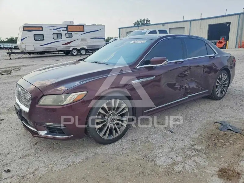 2017 Lincoln Continental photo