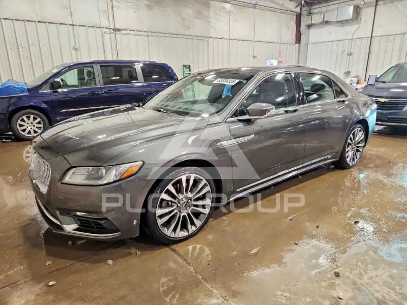 2017 Lincoln Continental photo