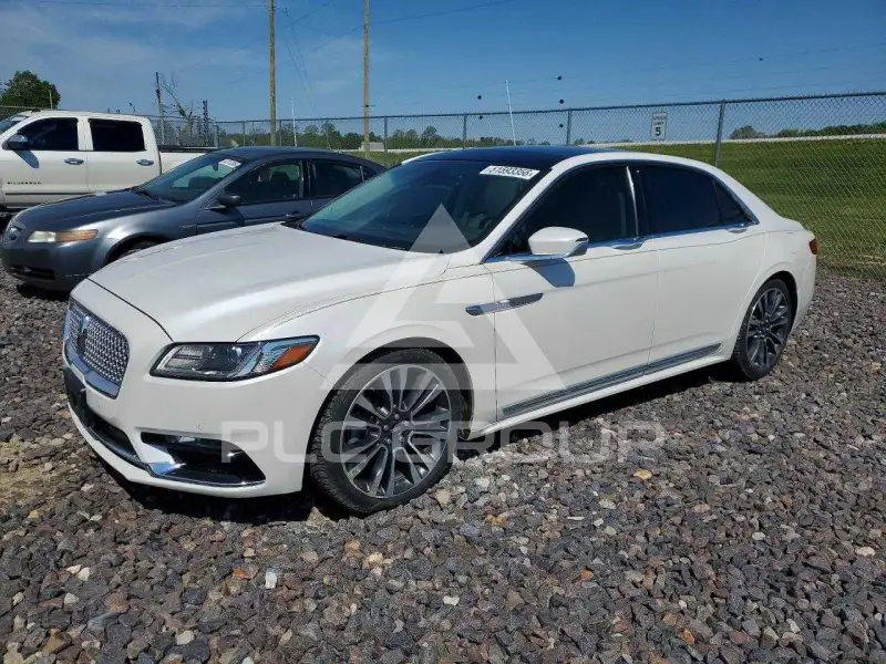 2017 Lincoln Continental photo