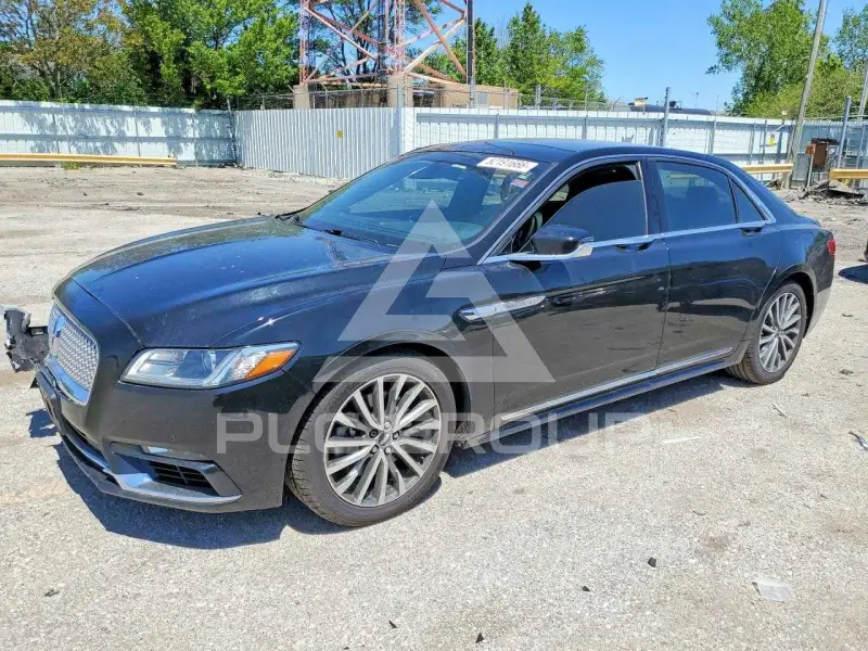 2017 Lincoln Continental photo