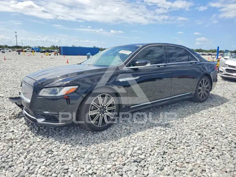 2017 Lincoln Continental photo