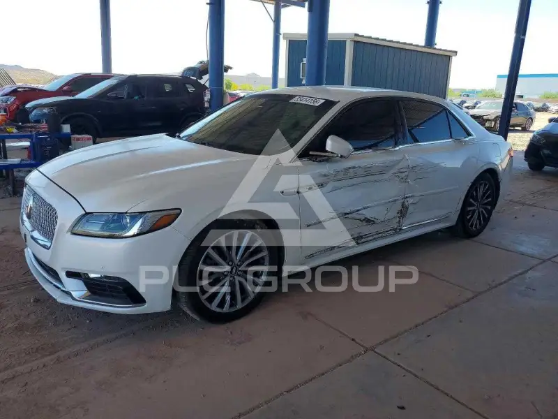 2017 Lincoln Continental photo