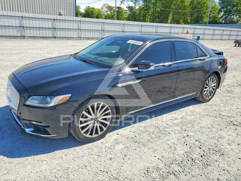 2017 Lincoln Continental photo