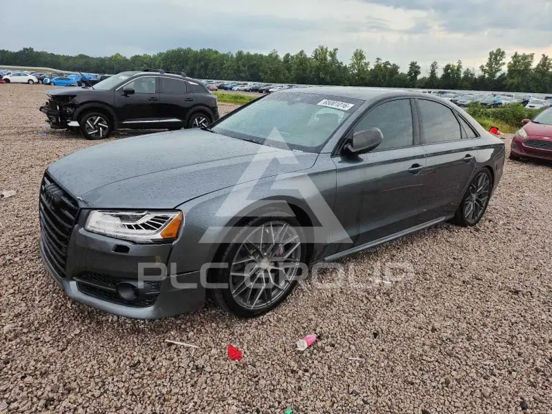 2017 Audi S8 photo