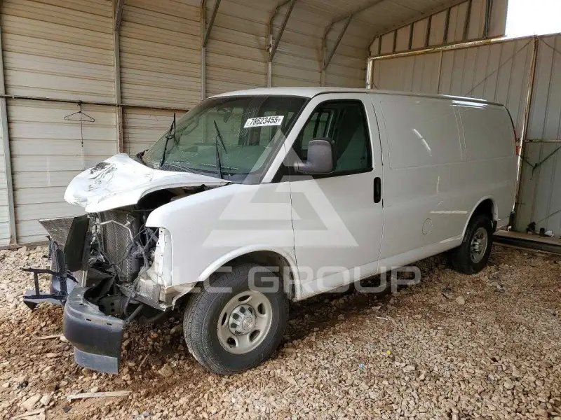2017 Chevrolet Express photo