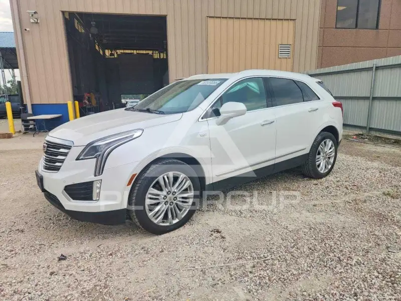 2017 Cadillac XT5 photo