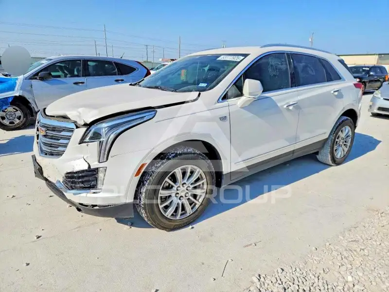 2017 Cadillac XT5 photo