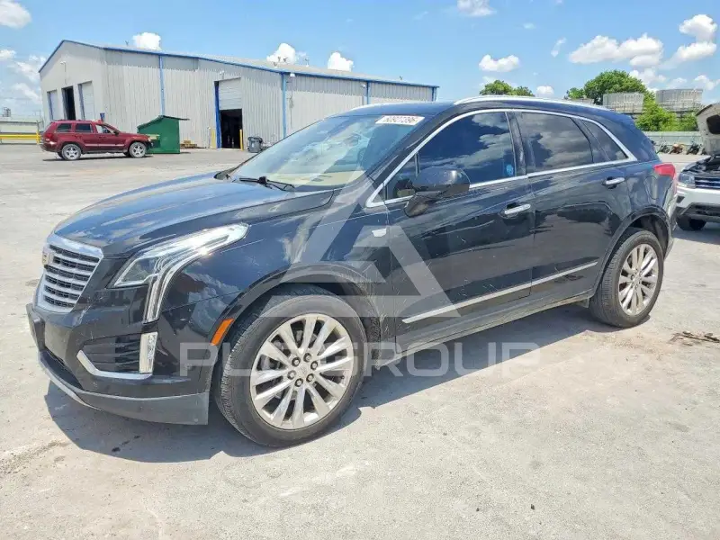 2017 Cadillac XT5 photo
