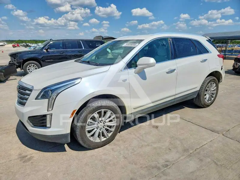 2017 Cadillac XT5 photo