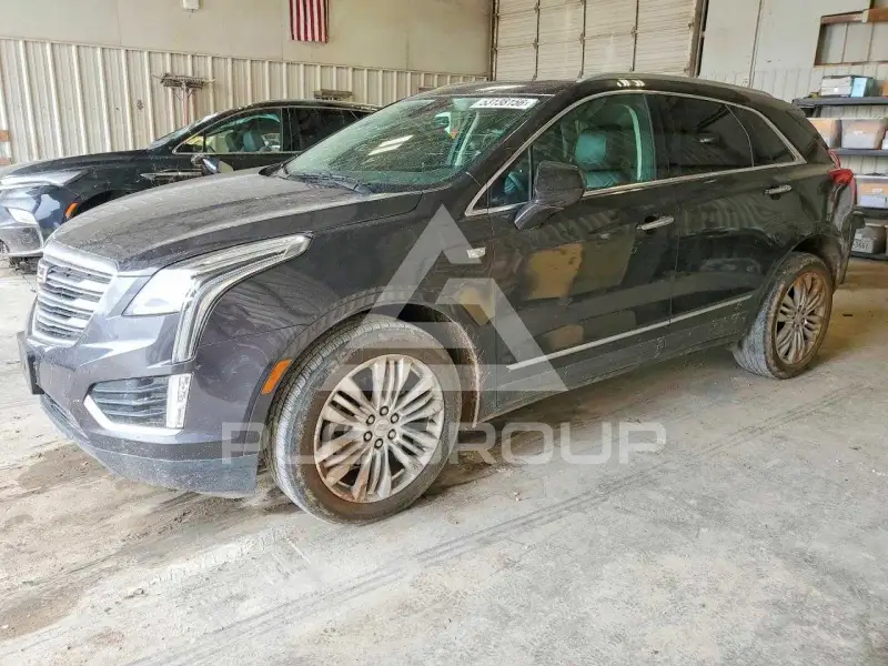 2017 Cadillac XT5 photo