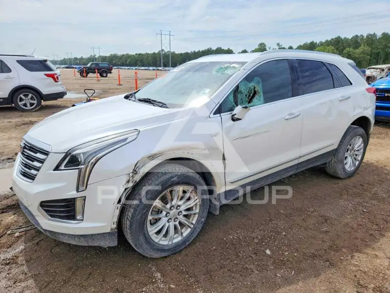 2017 Cadillac XT5 photo