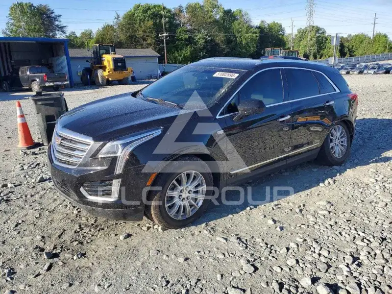 2017 Cadillac XT5 photo