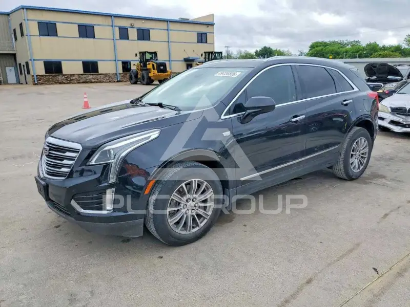 2017 Cadillac XT5 photo