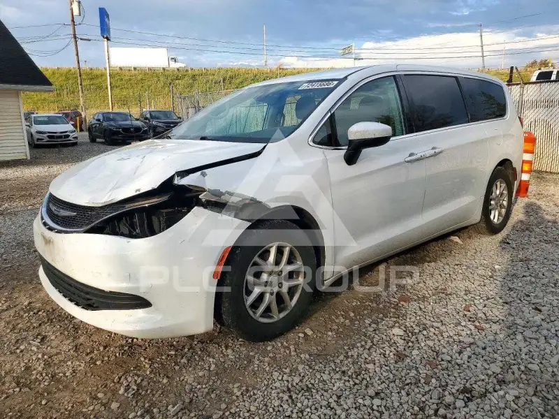 2017 Chrysler PACIFICA photo