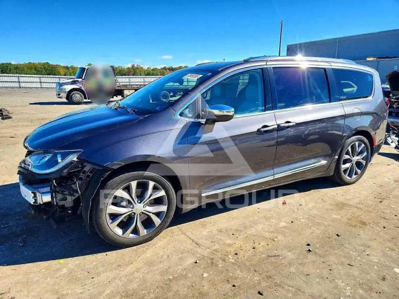 2017 Chrysler PACIFICA photo
