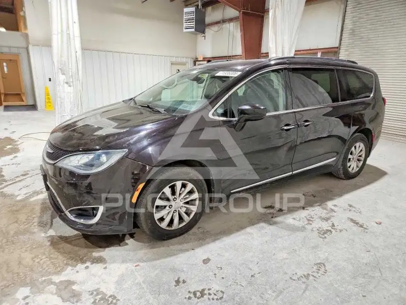 2017 Chrysler PACIFICA photo