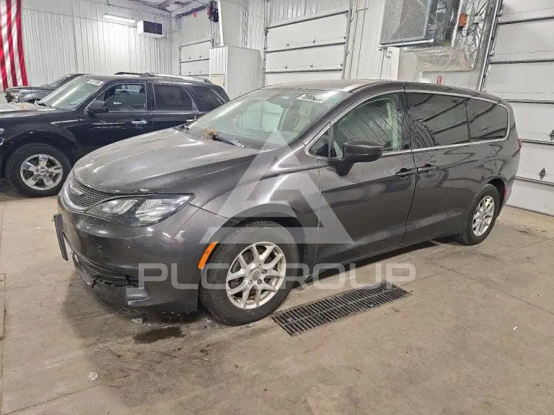 2017 Chrysler PACIFICA photo