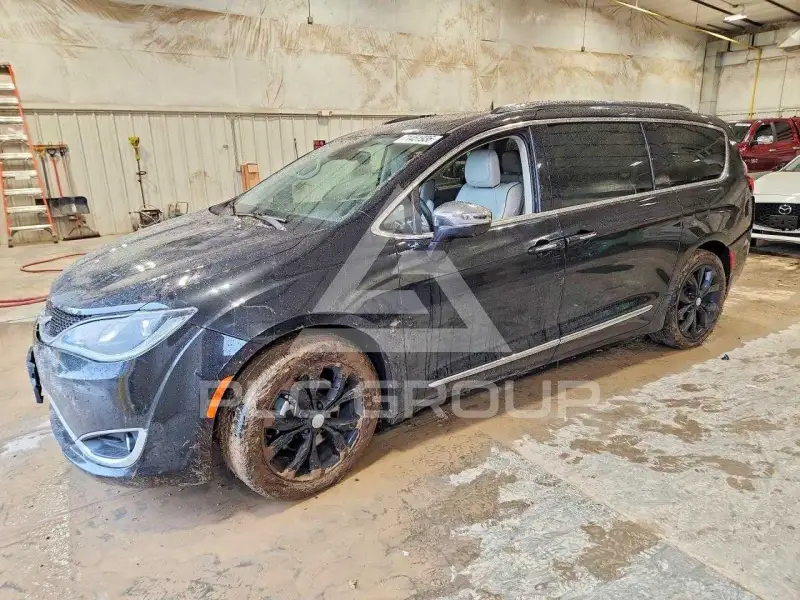 2017 Chrysler PACIFICA photo