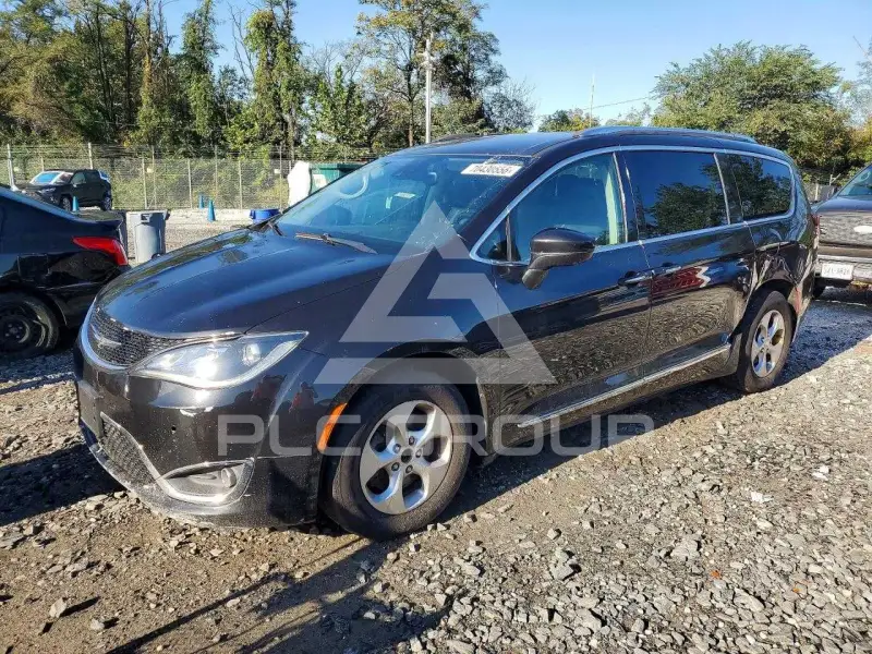 2017 Chrysler PACIFICA photo