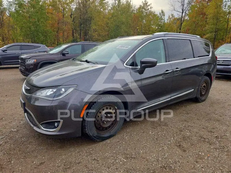 2017 Chrysler PACIFICA photo