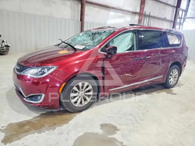 2017 Chrysler PACIFICA photo