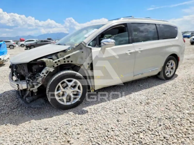 2017 Chrysler PACIFICA photo