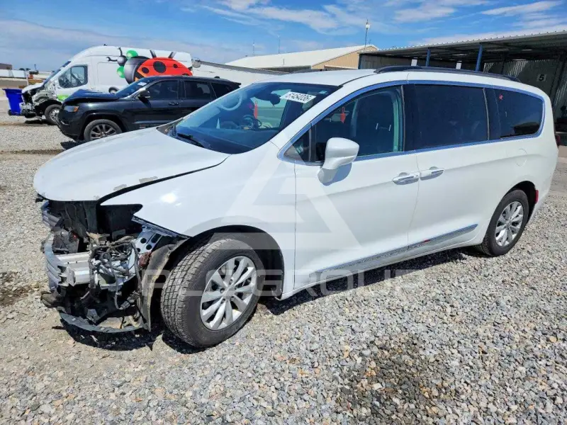 2017 Chrysler PACIFICA фото
